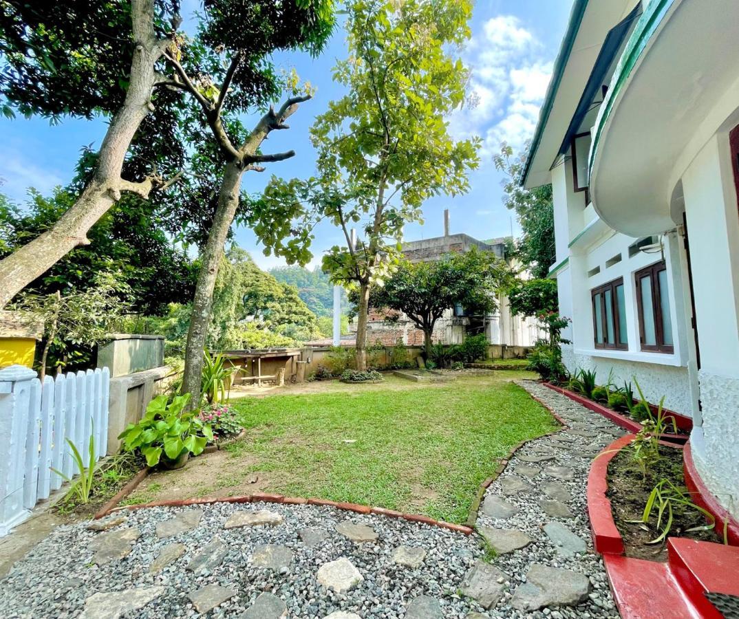 Kandy Boutique Villa By Fortuna Bungalows Bagian luar foto