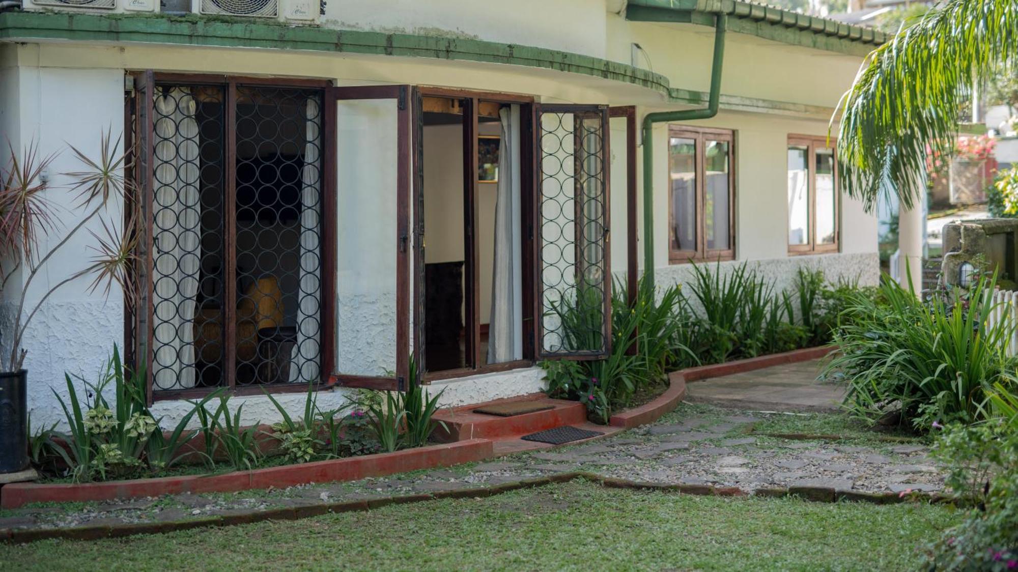 Kandy Boutique Villa By Fortuna Bungalows Bagian luar foto