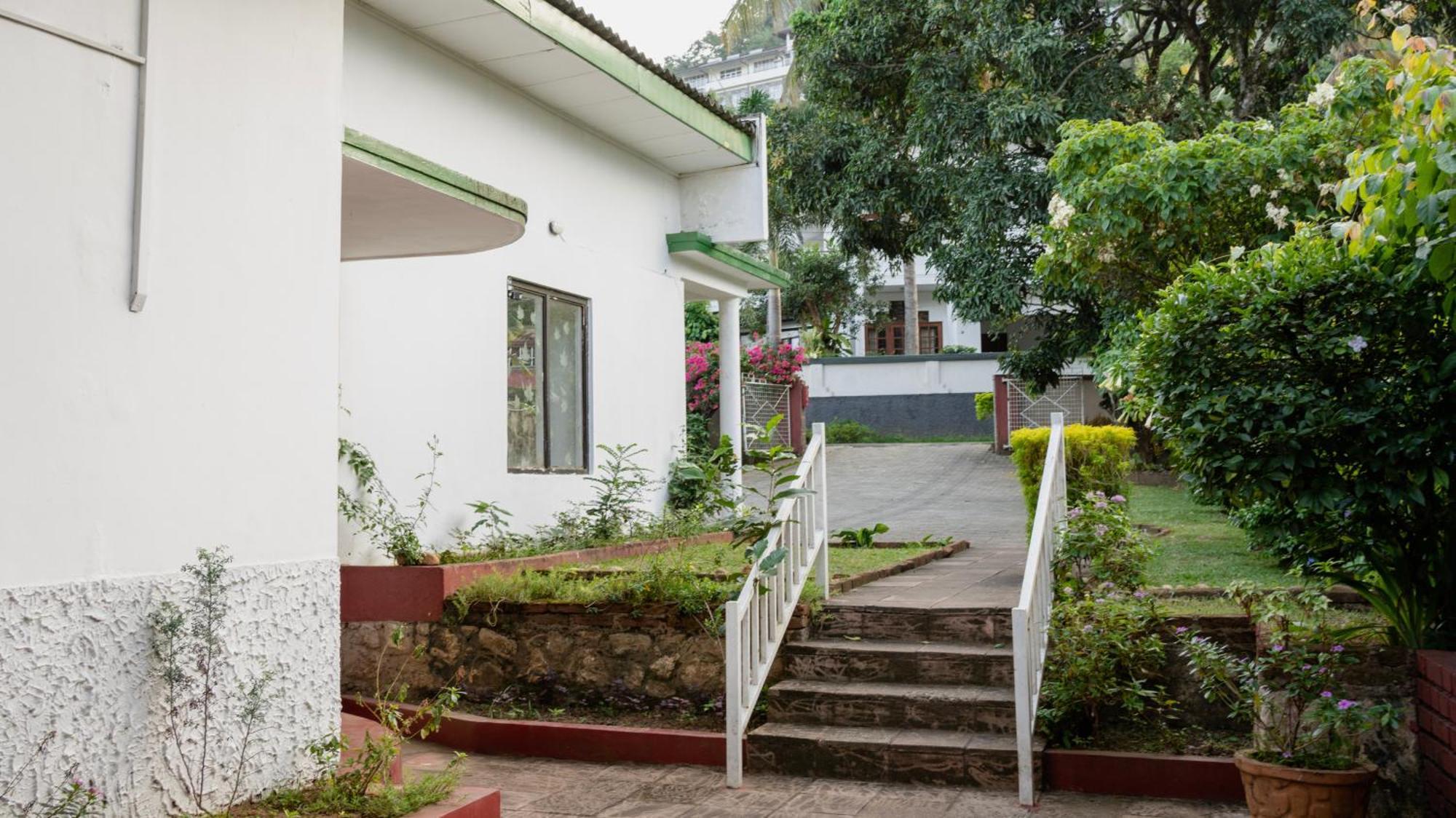 Kandy Boutique Villa By Fortuna Bungalows Bagian luar foto